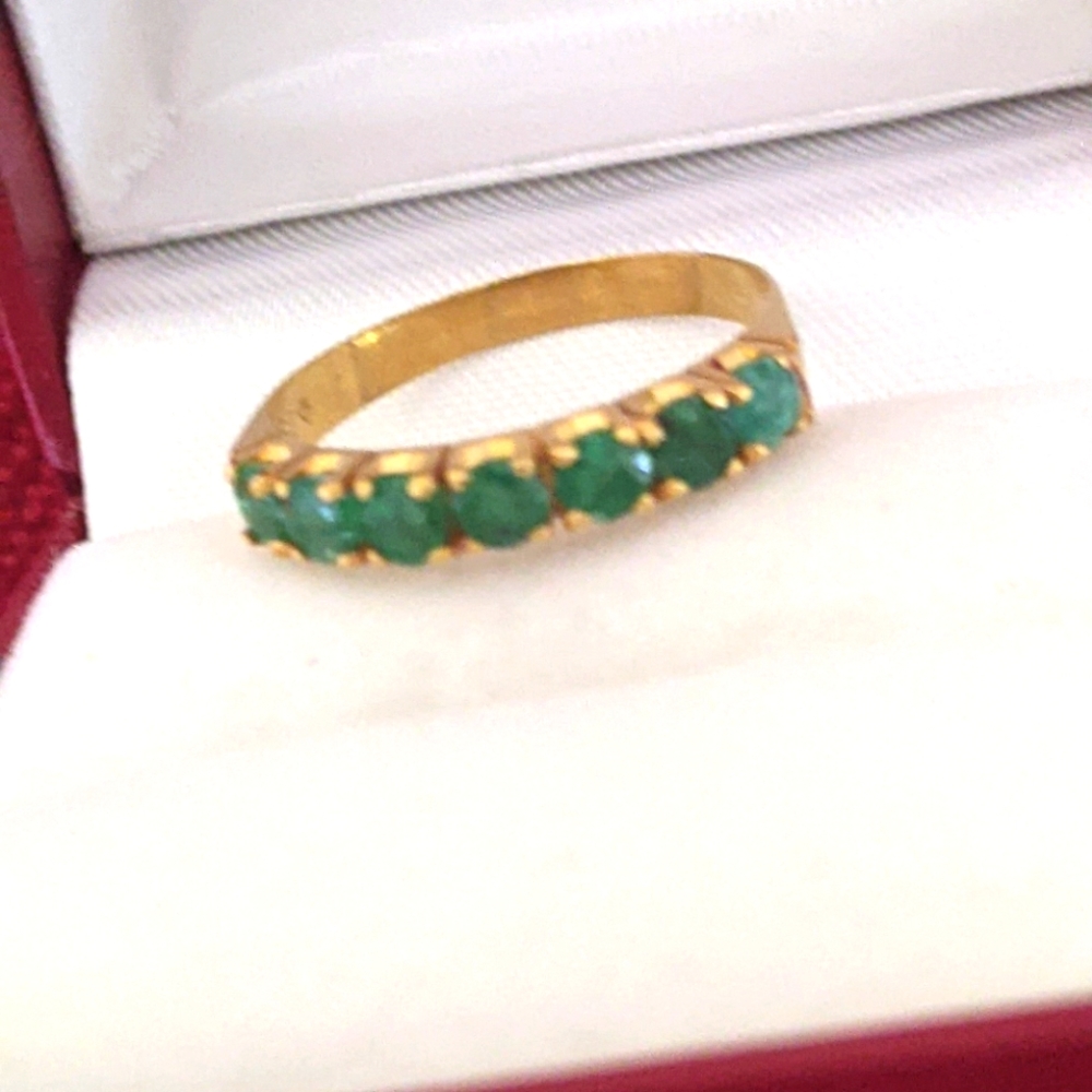 18K 🪙GOLD HALF ETERNITY SEVEN STONES 💚 COLOMBIA EMERALD
